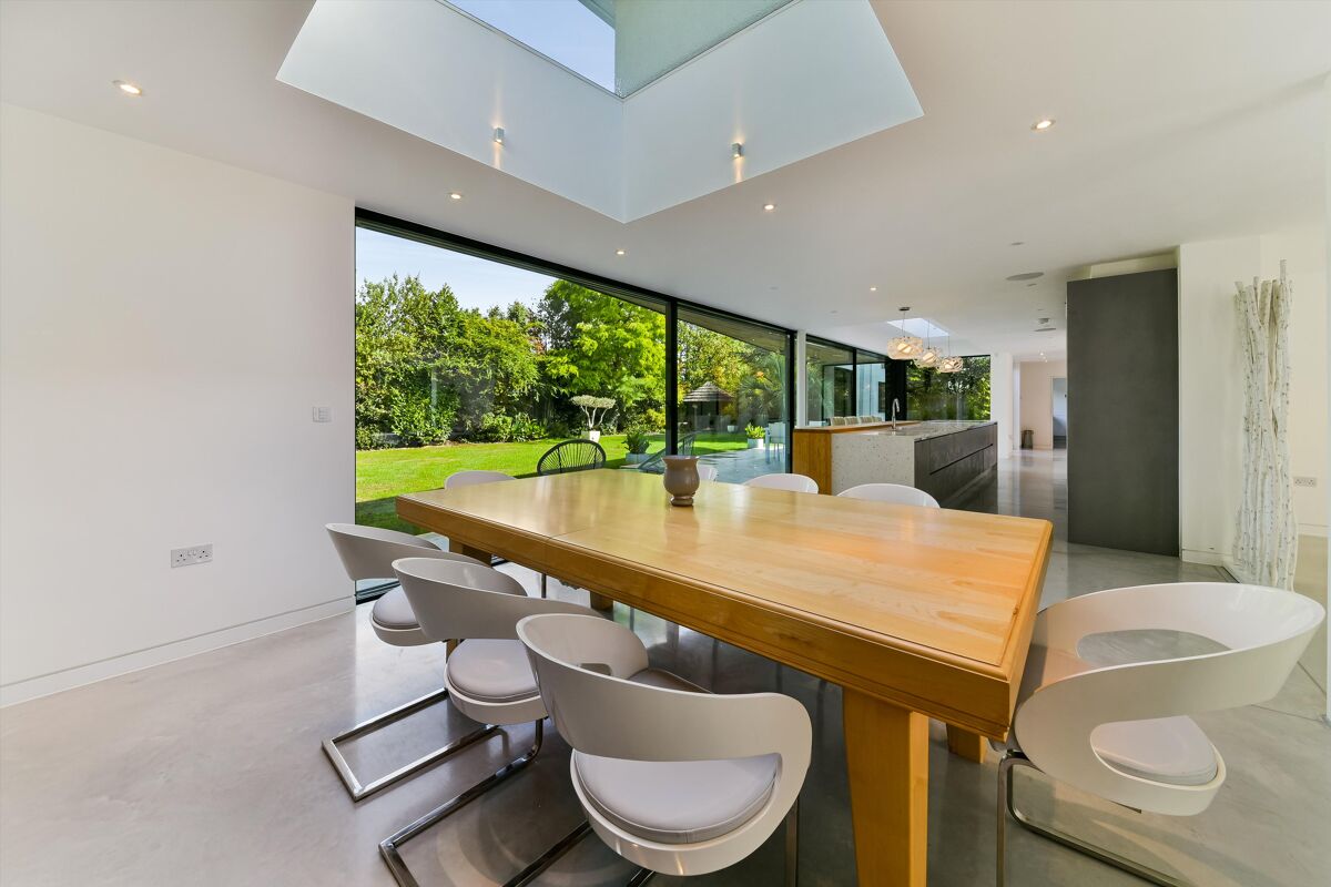 house to rent in Ayloffs Walk, Hornchurch, RM11 CWQ012219083 Knight