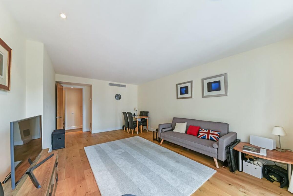flat to rent in Eaton House, Westferry Circus, London, E14