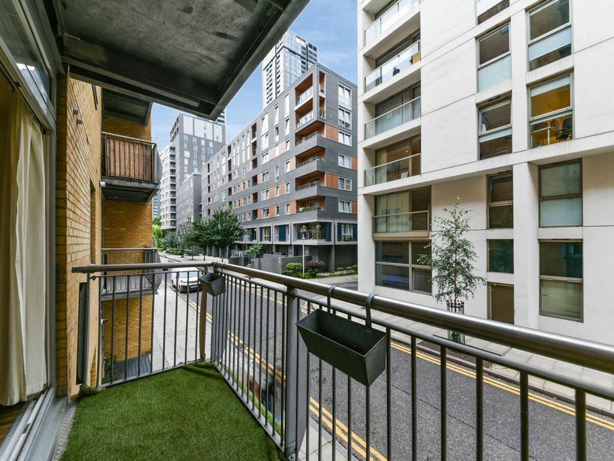 flat to rent in Constable House, Cassilis Road, London, E14