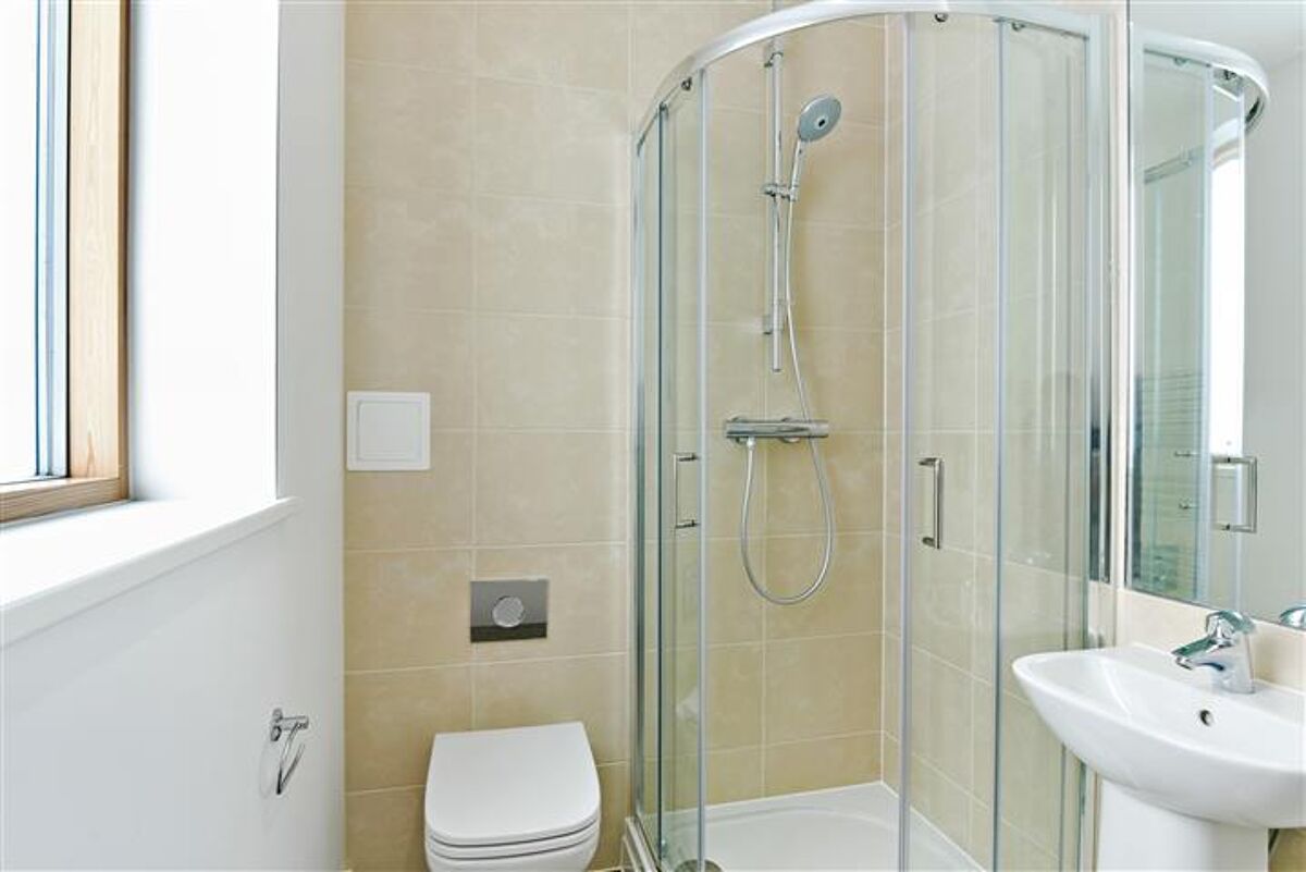 townhouse to rent in Eddington Court, Silvertown Square, Canning Town