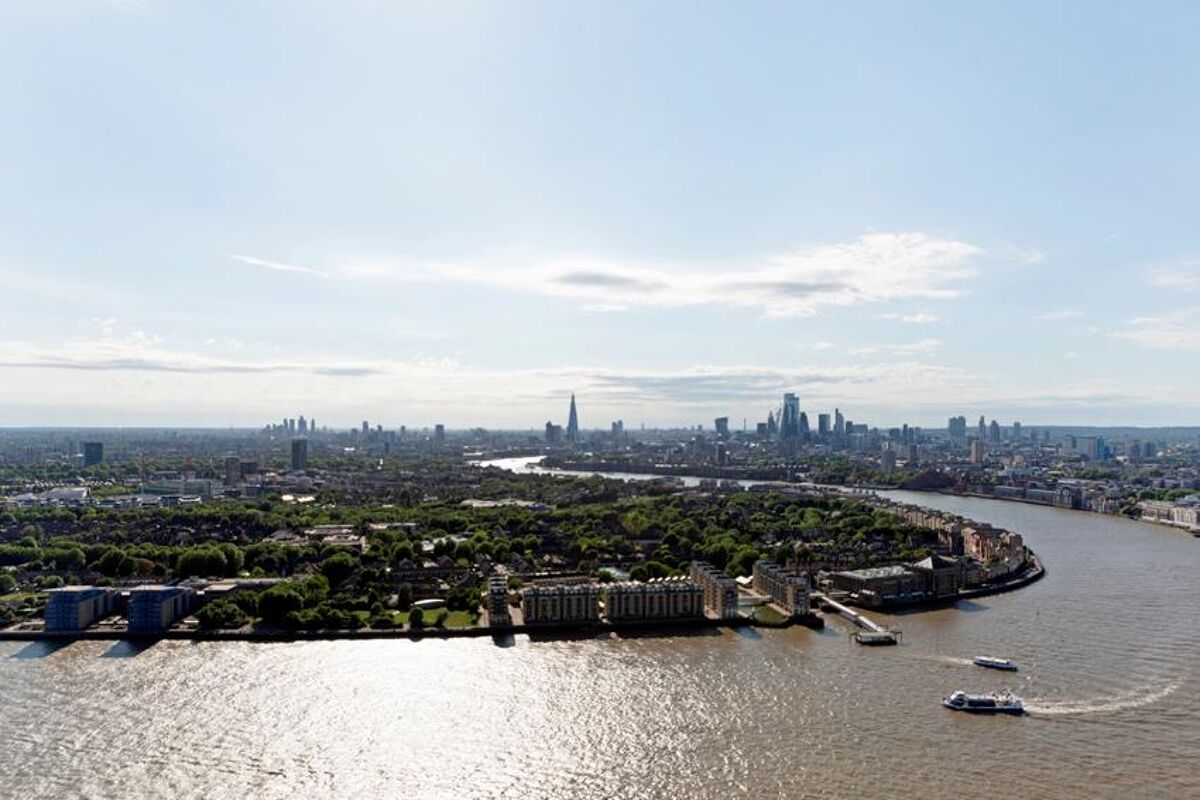 Flat to rent in Landmark Pinnacle, Marsh Wall, London, E14 CWQ012245069 Knight Frank