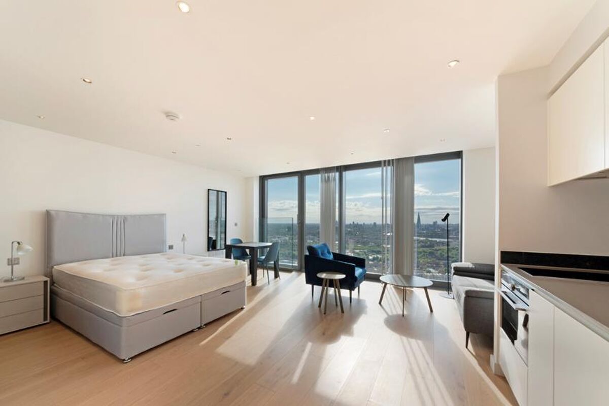 Flat to rent in Landmark Pinnacle, Marsh Wall, London, E14 CWQ012245069 Knight Frank