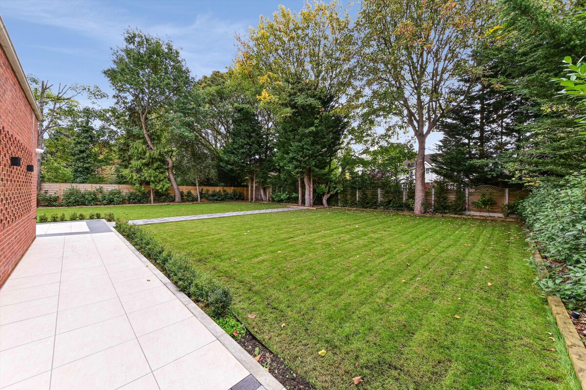 house to rent in Sylvan Avenue, Emerson Park, Hornchurch, Essex, RM11