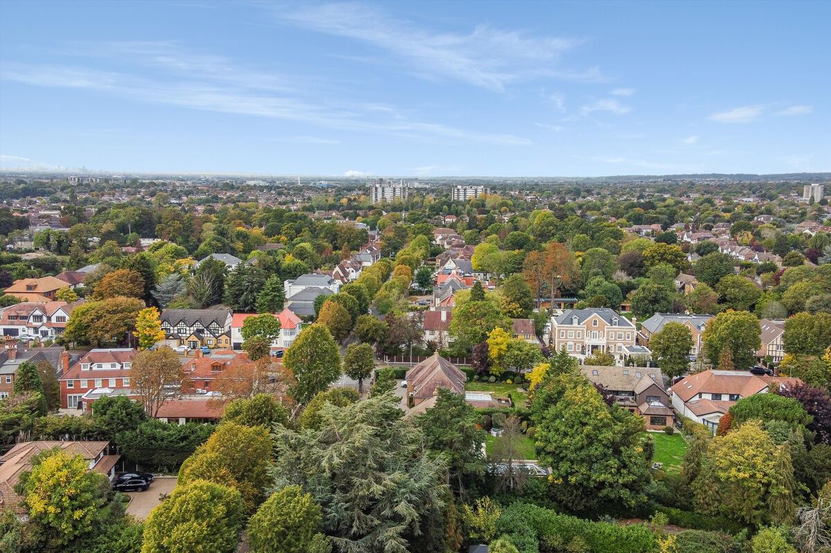 house to rent in Sylvan Avenue, Emerson Park, Hornchurch, Essex, RM11