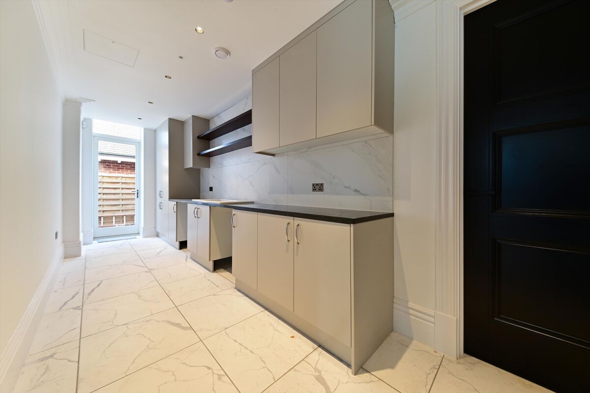 house to rent in Sylvan Avenue, Emerson Park, Hornchurch, Essex, RM11