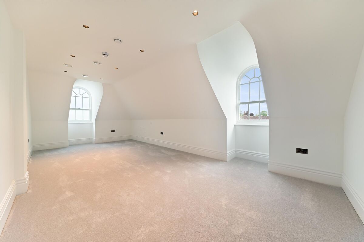 house to rent in Sylvan Avenue, Emerson Park, Hornchurch, Essex, RM11