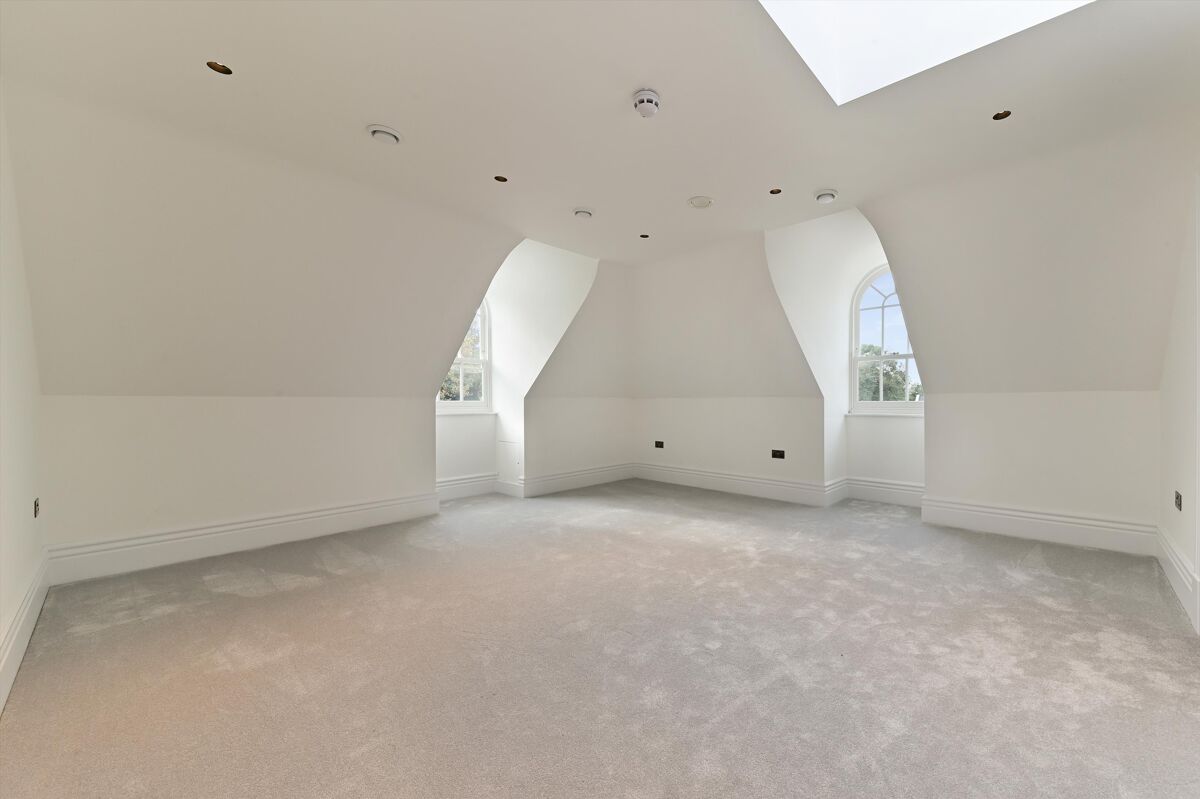 house to rent in Sylvan Avenue, Emerson Park, Hornchurch, Essex, RM11