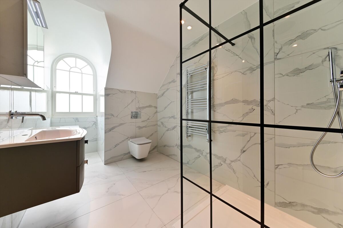 house to rent in Sylvan Avenue, Emerson Park, Hornchurch, Essex, RM11