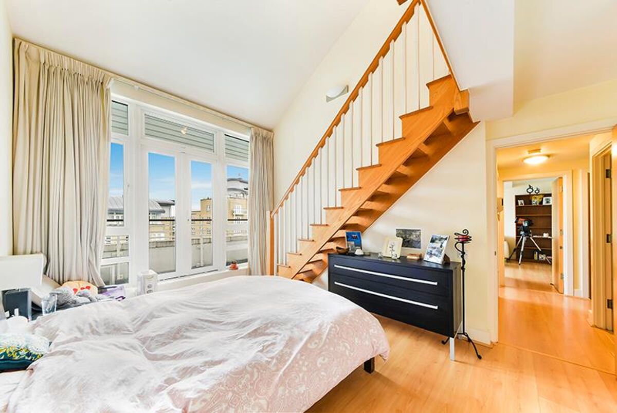 flat to rent in Enterprise House, St David's Square, London, E14