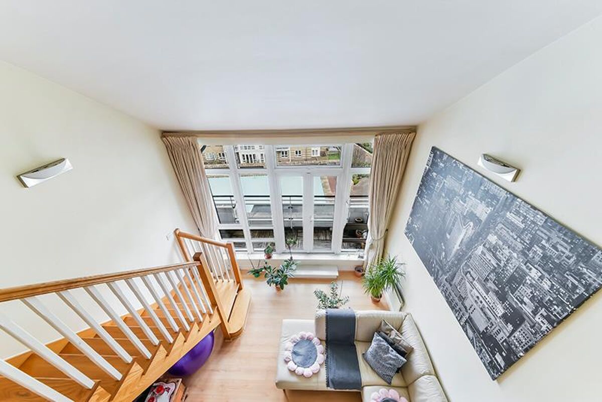 flat to rent in Enterprise House, St David's Square, London, E14