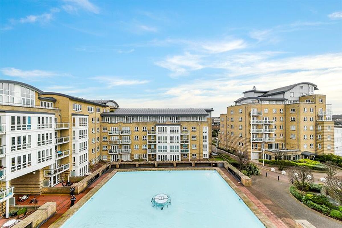 flat to rent in Enterprise House, St David's Square, London, E14