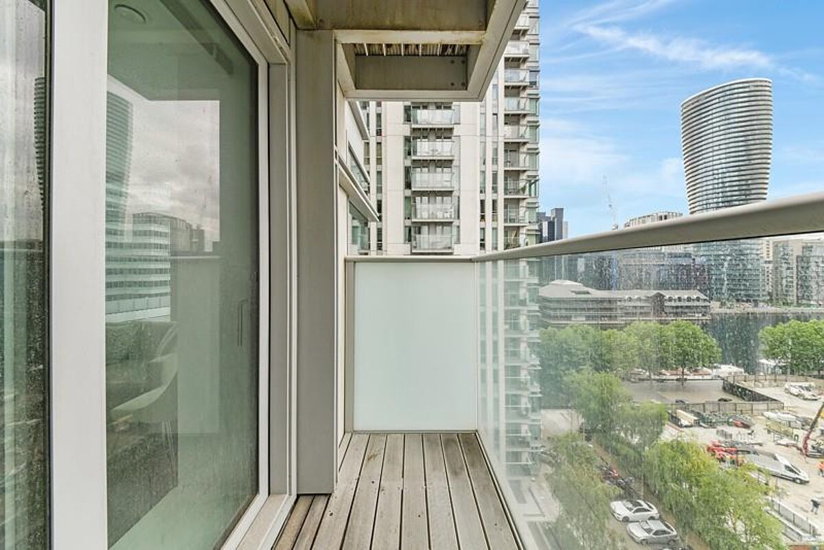 flat to rent in Pan Peninsula West, Pan Peninsula Square, London, E14