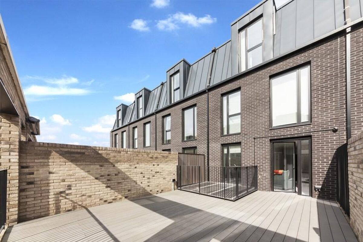 house to rent in Villiers Gardens, Stratford, London, E20 ...