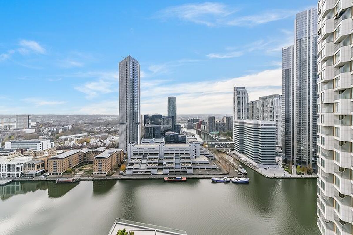 flat to rent in 10 Park Drive, Canary Wharf, London, E14 CWQ012265078