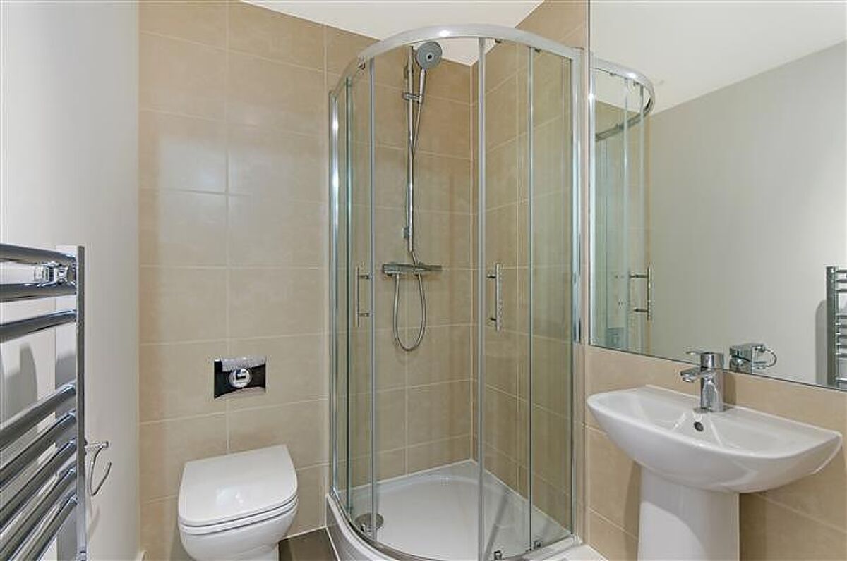 flat to rent in Eddington Court, Hallsville Quarter, Silvertown Square