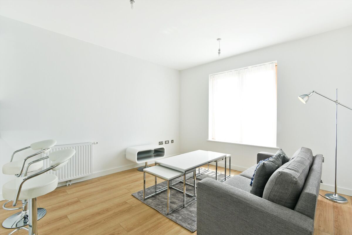 flat to rent in Eddington Court, Silvertown Square, Canning Town