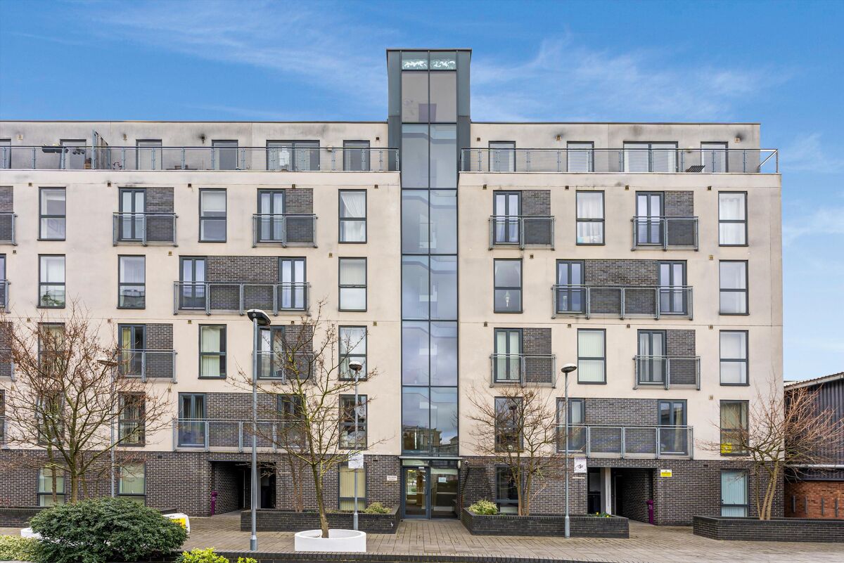 flat to rent in Hallmark Court, Ursula Gould Way, Limehouse Cut, London