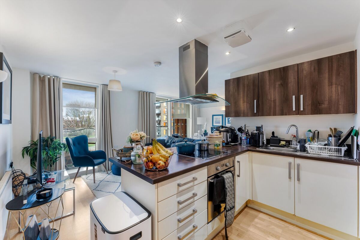 flat to rent in Hallmark Court, Ursula Gould Way, Limehouse Cut, London