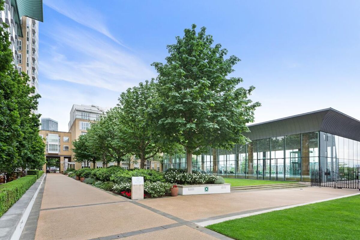 flat to rent in Eaton House, Canary Riverside, 38 Westferry Circus