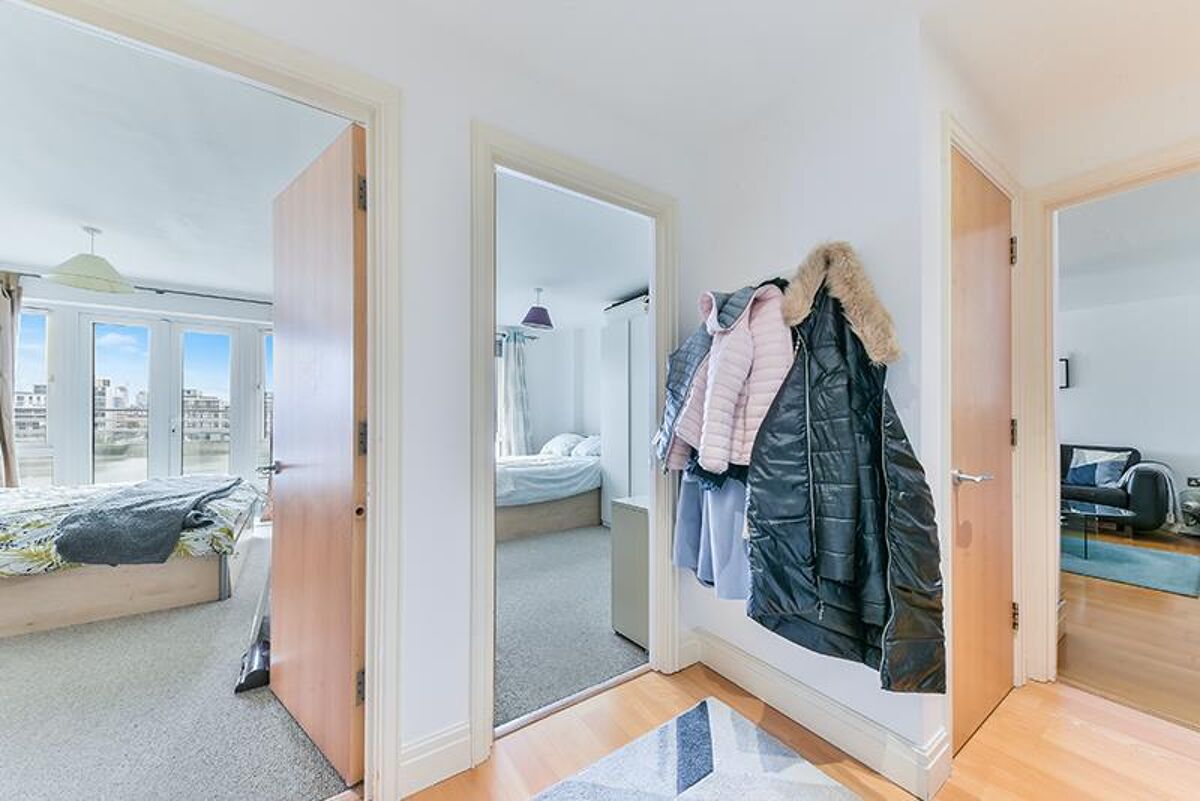 flat to rent in St. Davids Square, London, E14 CWQ012319237 Knight