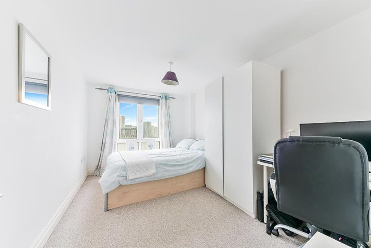 flat to rent in St. Davids Square, London, E14 CWQ012319237 Knight