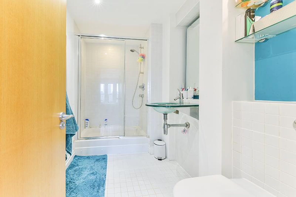 flat to rent in St. Davids Square, London, E14 CWQ012319237 Knight