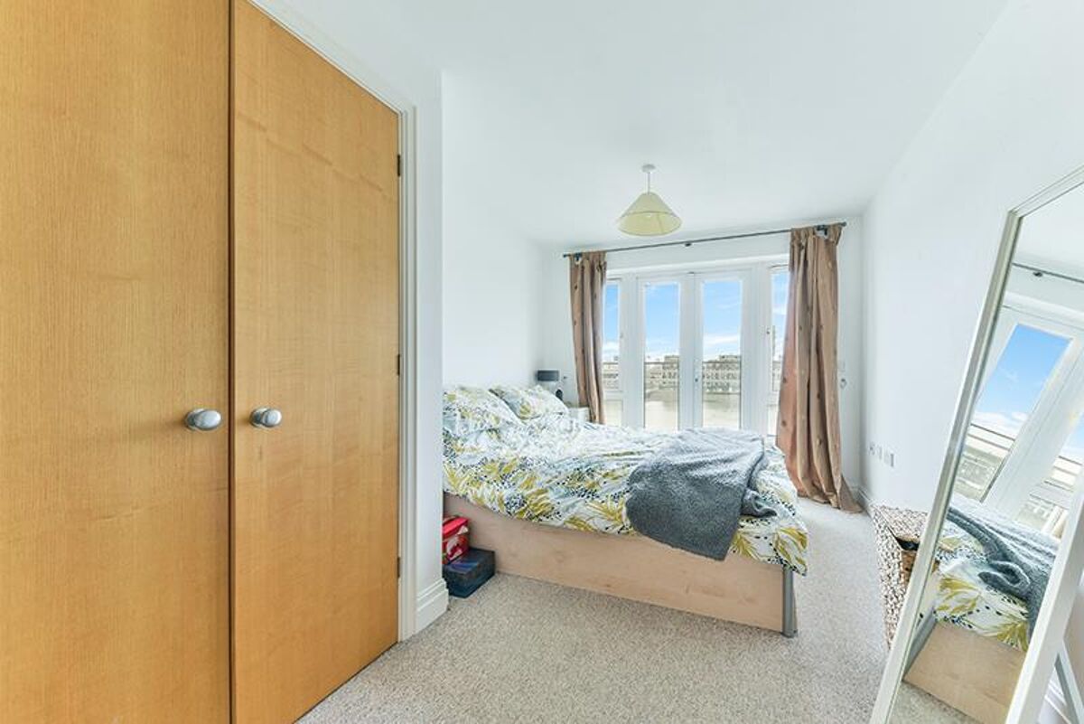 flat to rent in St. Davids Square, London, E14 CWQ012319237 Knight