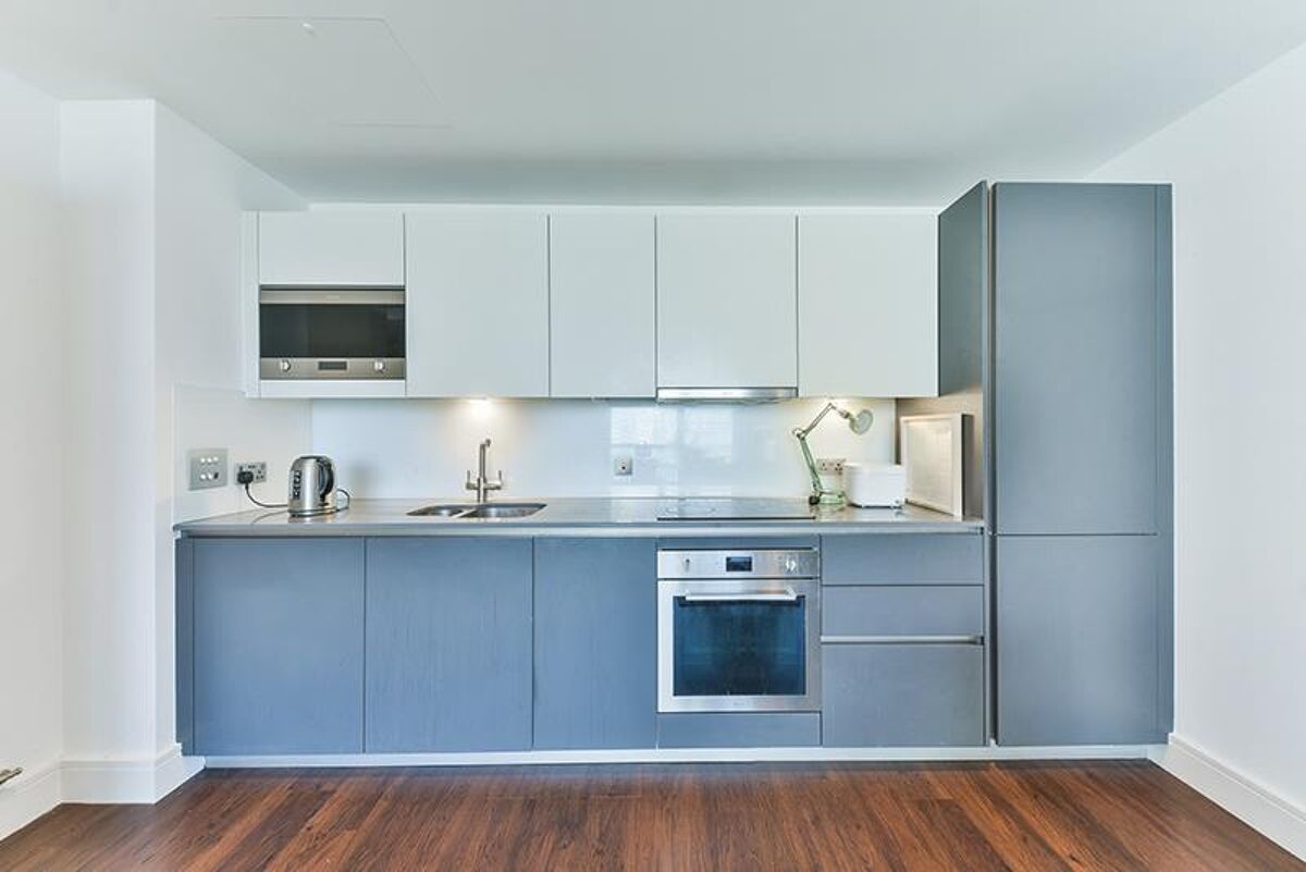 flat to rent in Maine Tower, 9 Harbour Way, London, E14 CWQ012323167