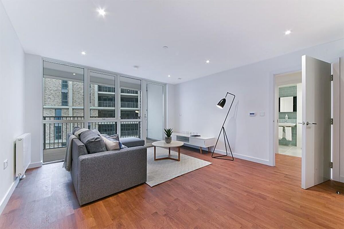 flat to rent in Discovery Tower, Terry Spinks Place, Canning Town