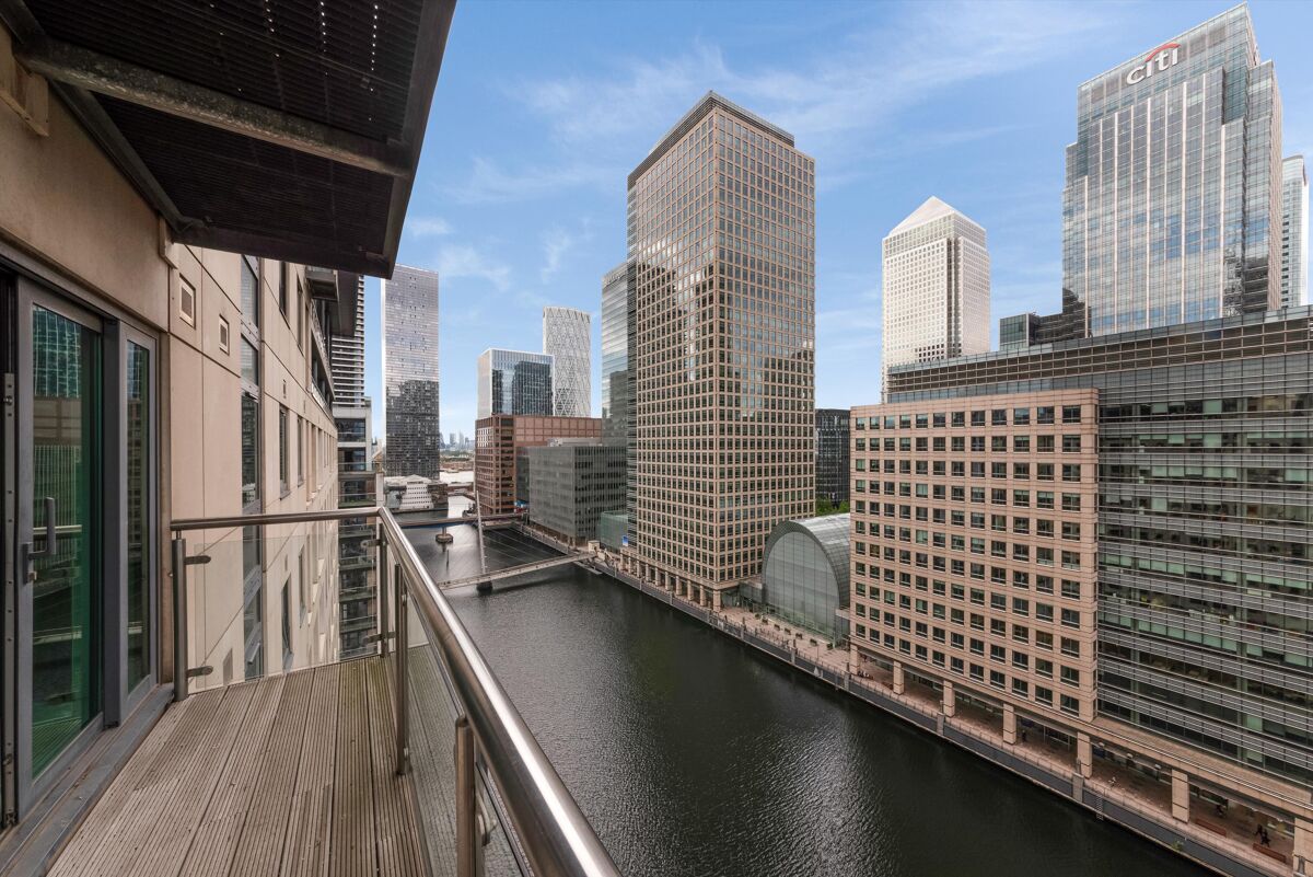 flat to rent in Discovery Dock Apartments East, South Quay Square