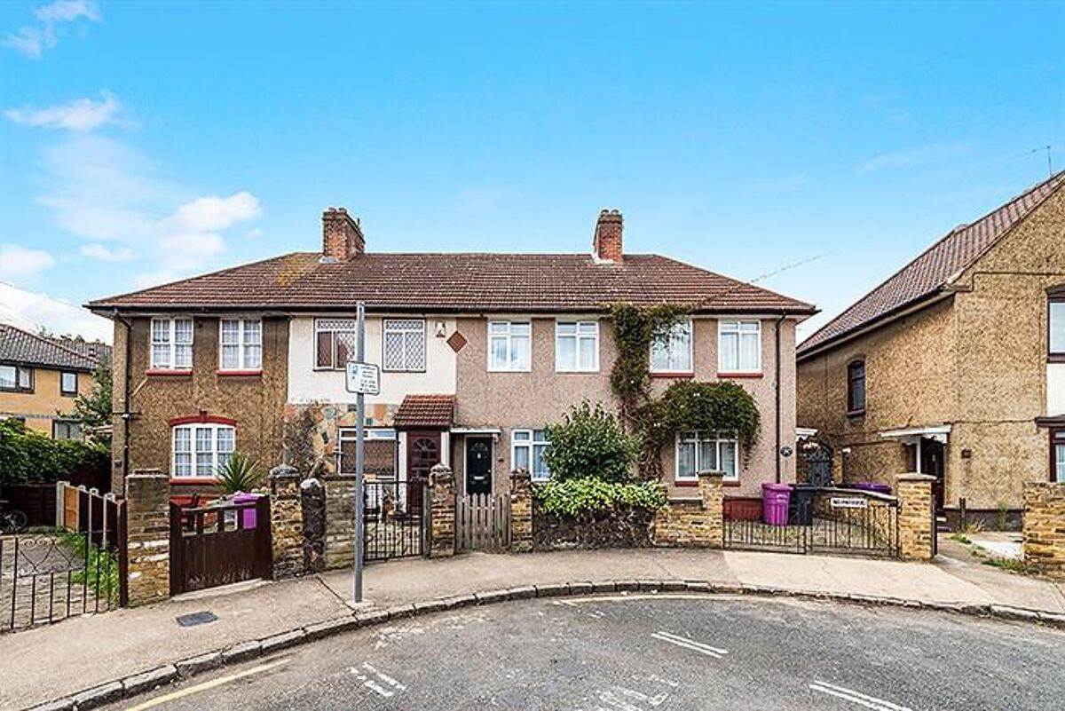 house to rent in Hesperus Crescent, London, E14 CWQ012346322 Knight