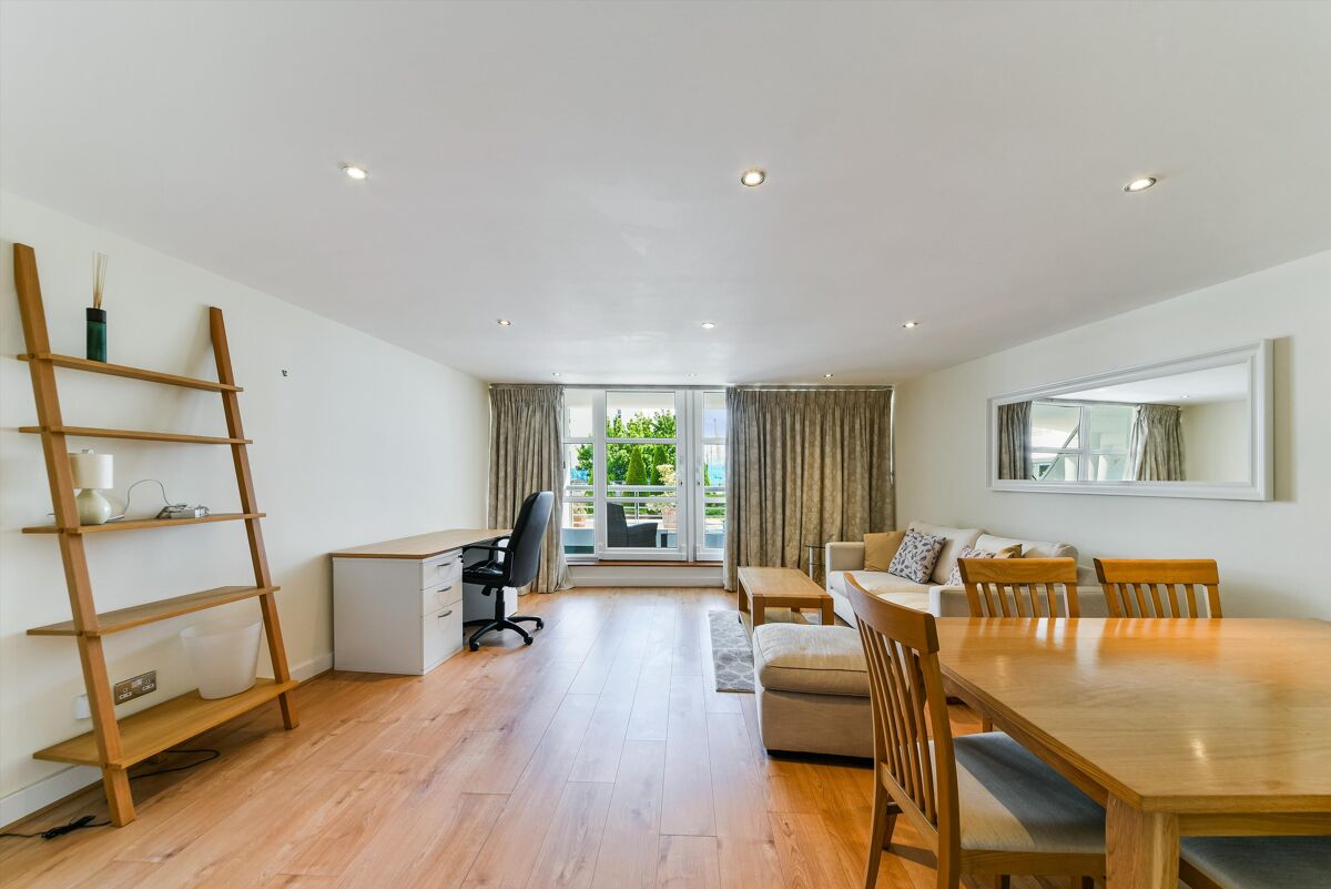 flat to rent in Pierhead Lock, Manchester Road, London, E14