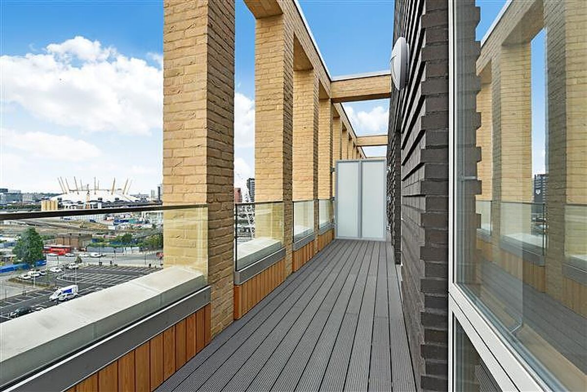 flat to rent in Eddington Court, Silvertown Square, Canning Town