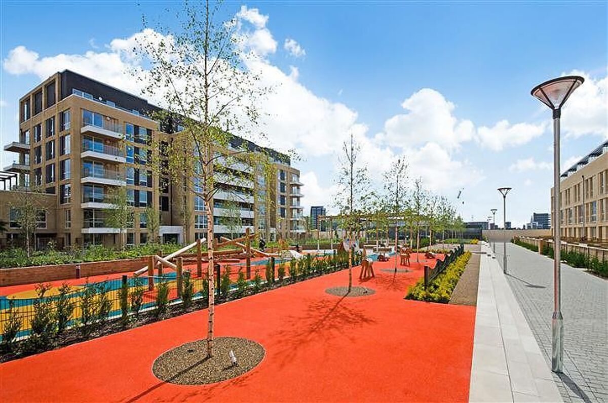 flat to rent in Eddington Court, Silvertown Square, Canning Town