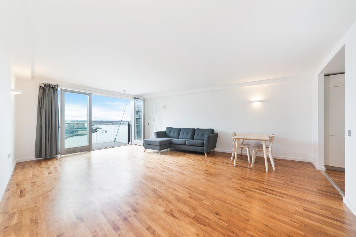 flat to rent in New Providence Wharf, Fairmont Avenue, London, E14
