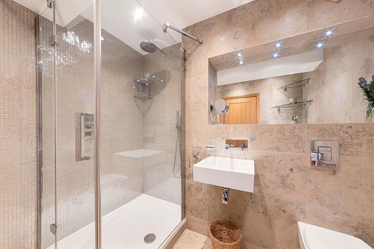 flat to rent in Roneo Wharf, Narrow Street, Limehouse, London, E14