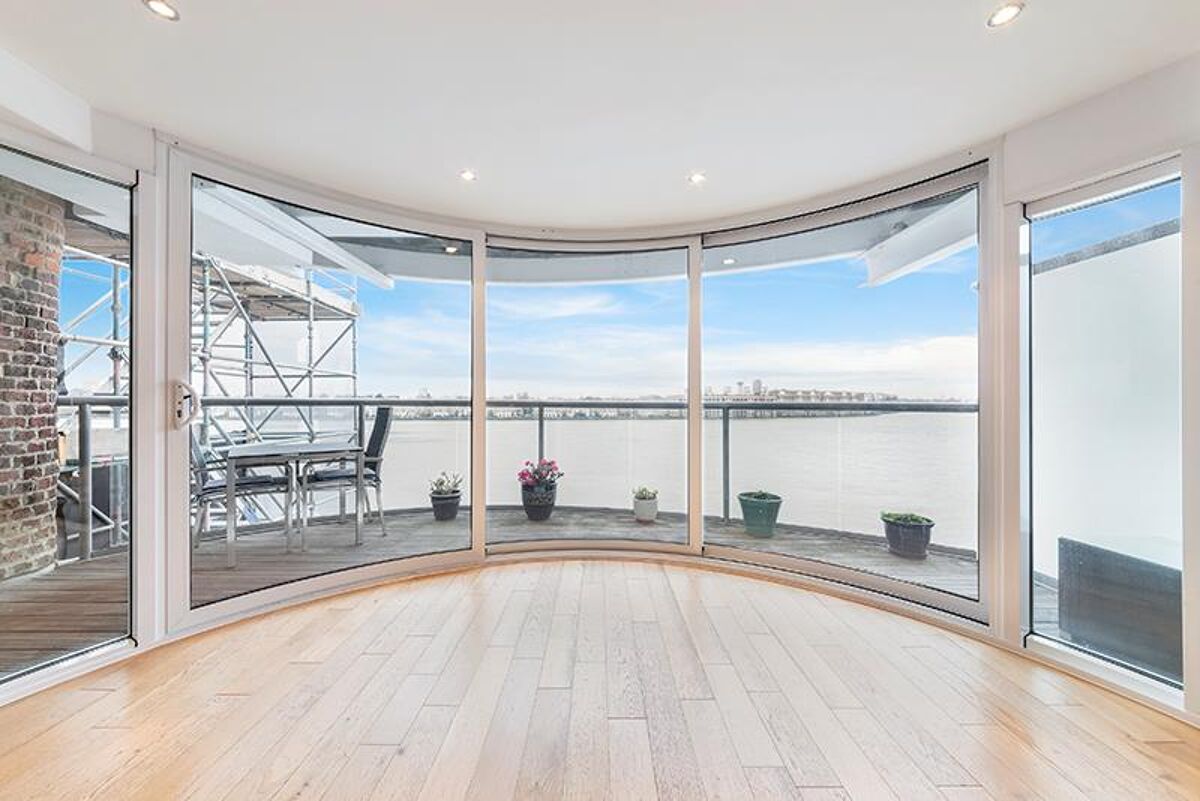 flat to rent in Roneo Wharf, Narrow Street, Limehouse, London, E14