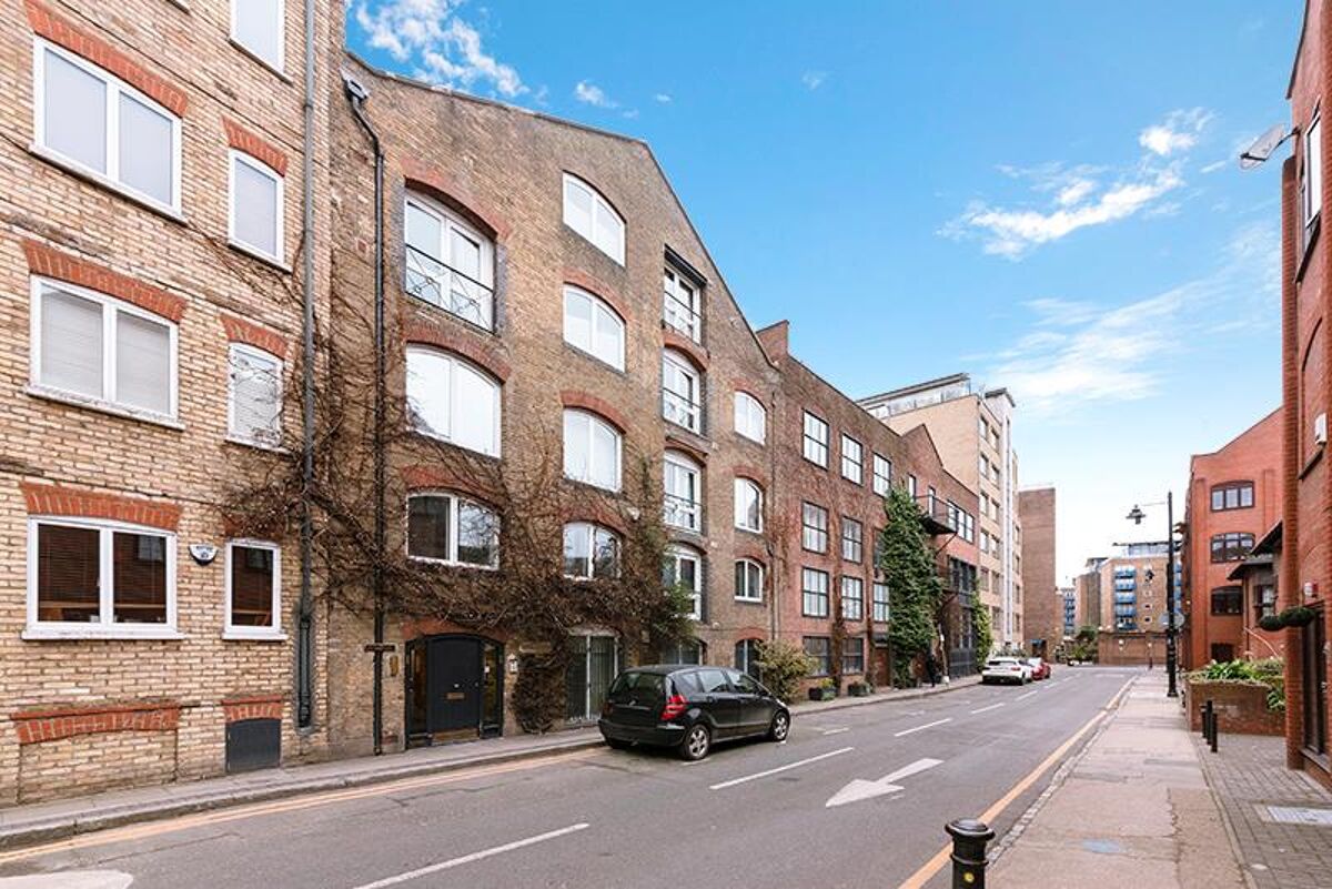 flat to rent in Roneo Wharf, Narrow Street, Limehouse, London, E14