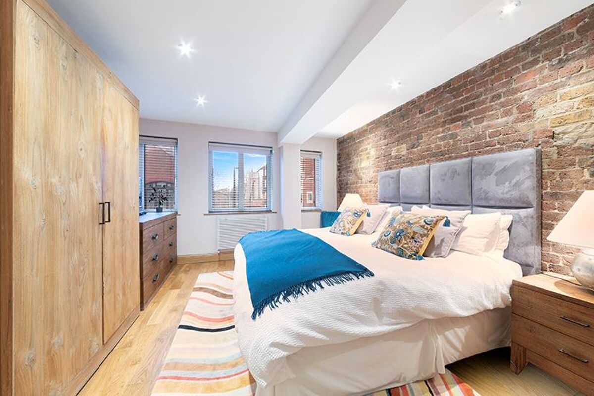 flat to rent in Roneo Wharf, Narrow Street, Limehouse, London, E14