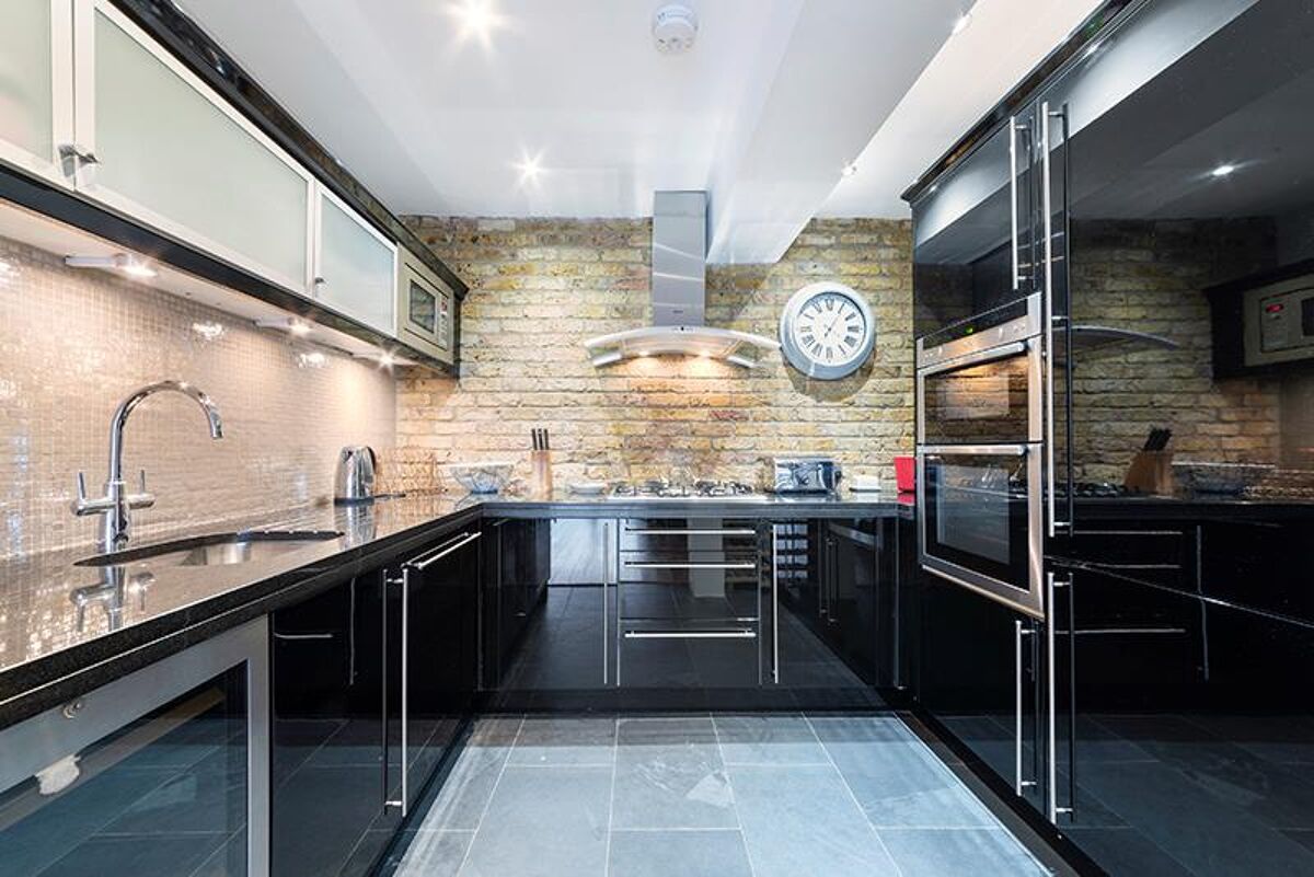 flat to rent in Roneo Wharf, Narrow Street, Limehouse, London, E14