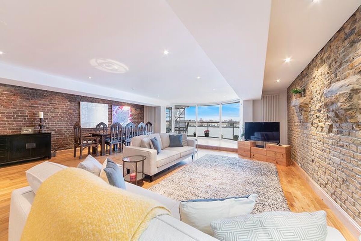 flat to rent in Roneo Wharf, Narrow Street, Limehouse, London, E14