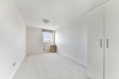 Picture of 2 bedroom flat for rent.