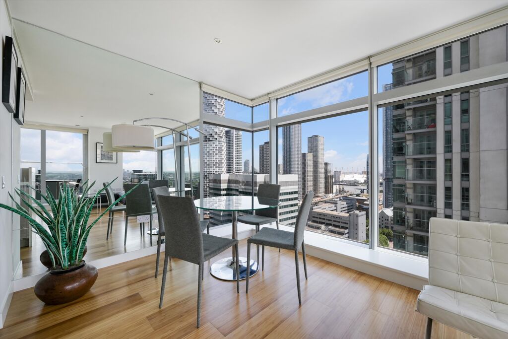 Image of Pan Peninsula Square, London, E14.