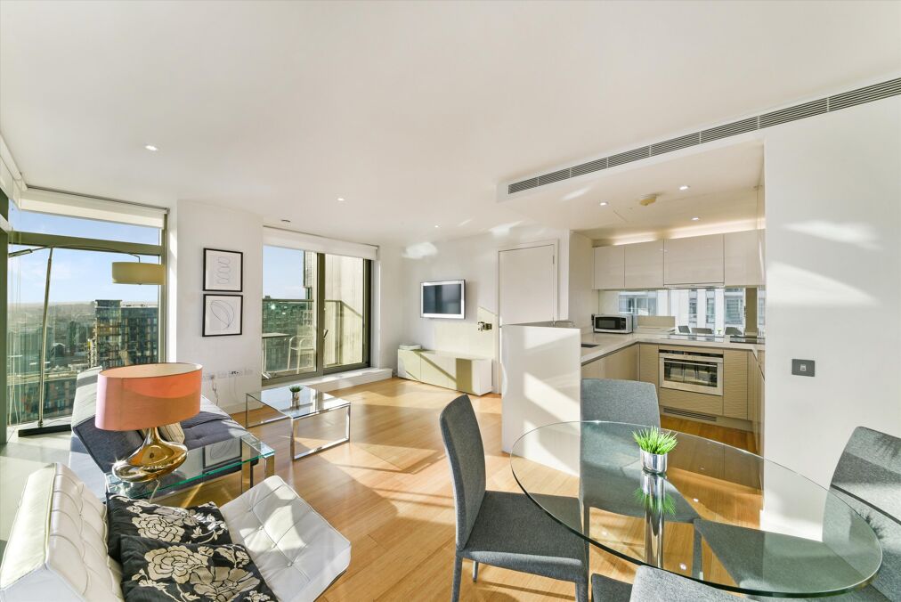 Image of Pan Peninsula Square, London, E14