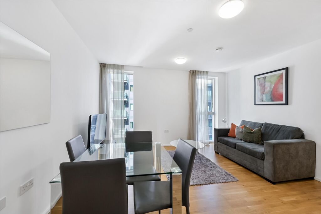 Image of Clover Court, London, E14