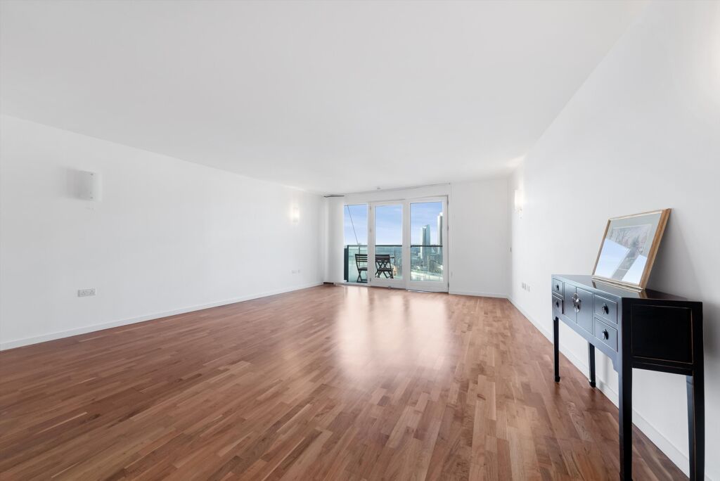 Image of New Providence Wharf, Fairmont Avenue, Nr Canary Wharf, London, E14.