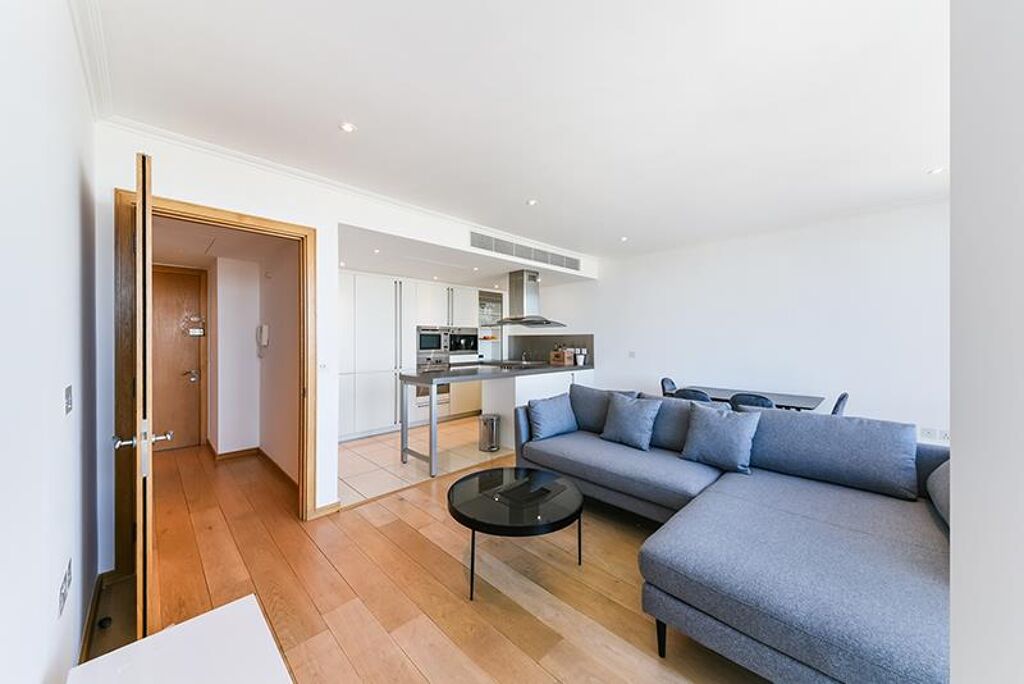 Image of No 1 West India Quay, Hertsmere Road, Nr Canary Wharf, London, E14