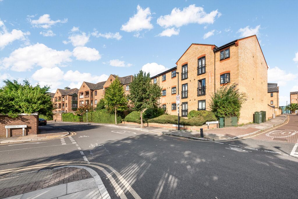 Image of Observatory Mews, London, E14