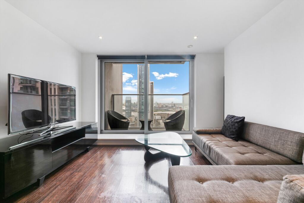 Image of Pan Peninsula Square, London, E14