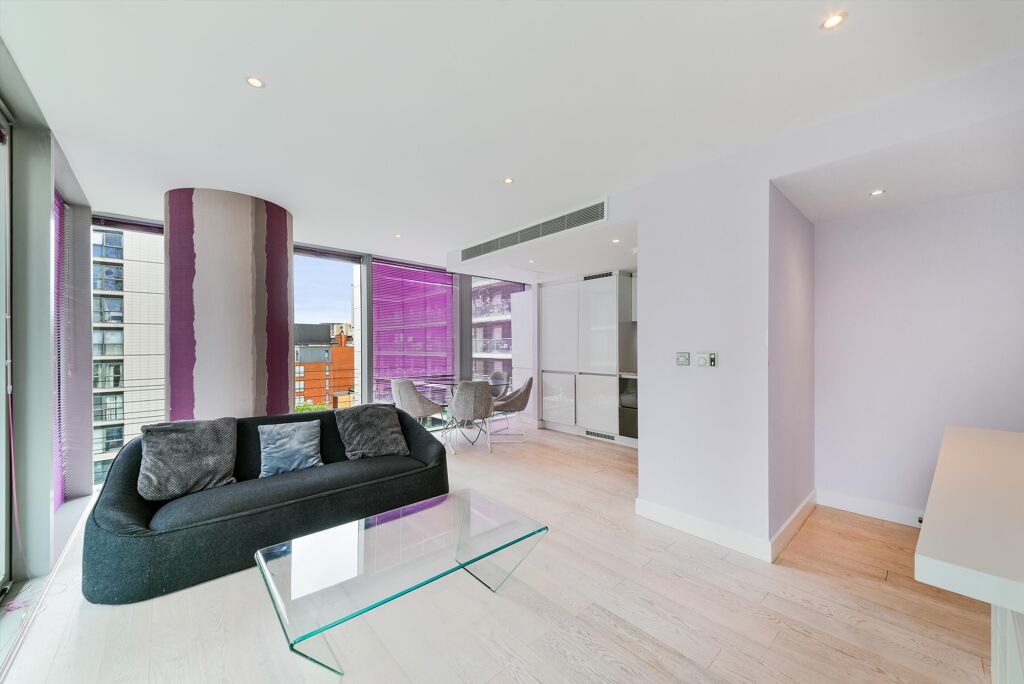 Image of Landmark West Tower, Marsh Wall, London, E14